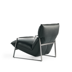 THE PAVO CURVE ARM CHAIR - BLACK