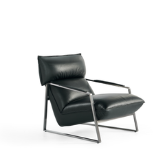 THE PAVO CURVE ARM CHAIR - BLACK